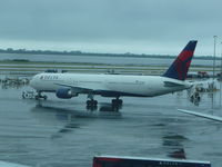 N833MH @ JFK - N833MH getting towed to the remote stand - by Christian Maurer