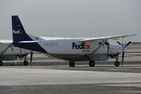 N872FE @ KOAK - FEDEX Express 1989 Cessna 208B @ Oakland International Airport, CA waiting for loading with packages - by Steve Nation