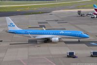 PH-EZM @ EDDL - Embraer ERJ-190STD 190-100 - WA KLC KLM Cityhopper - 19000338 - PH-EZM - 27.04.2016 - DUS - by Ralf Winter