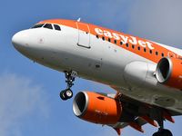 G-EZFA @ LFBD - U26121 from Bristol landing runway 29 - by JC Ravon - FRENCHSKY