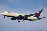 N172DN @ KJFK - Boeing 767-332/ER - Delta Air Lines  C/N 24775, N172DN - by Dariusz Jezewski www.FotoDj.com