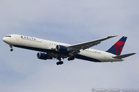 N828MH @ KJFK - Boeing 767-432/ER - Delta Air Lines  C/N 29699, N828MH - by Dariusz Jezewski www.FotoDj.com