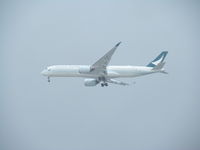 B-LRQ @ NZAA - on finals to NZAA - through car window! - by magnaman