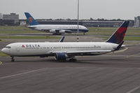 N198DN @ EHAM - Schiphol - by Roberto Cassar