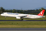 TC-JMM @ VIE - Turkish AIrlines - by Chris Jilli
