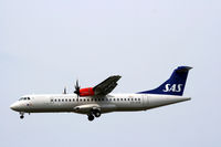 ES-ATB @ EKCH - ES-ATB landing rw 22L - by Erik Oxtorp