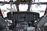 85-24424 @ KOQU - Cockpit of UH-60A Blackhawk 85-24424