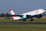 OE-LPC @ VIE - Austrian Airlines - by Chris Jilli