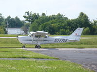 N377ES @ I69 - Cessna 172R - by Christian Maurer
