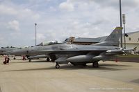 91-0372 @ KOSH - F-16CM Fighting Falcon 91-0372 SW from 79th FS Tigers 20th FW Shaw AFB, SC