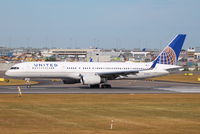 N17128 @ ESSA - United - by Jan Buisman