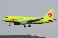 VP-BHQ @ LOWW - S7 Airlines A319