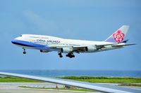 B-18210 @ ROAH - Landing - by JPC