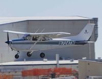 N724TM @ KPAE - Cessna 172 landing. - by Eric Olsen
