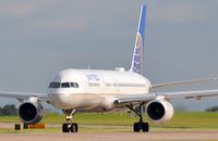 N17139 @ EGCC - Profile of UA B752 - by FerryPNL