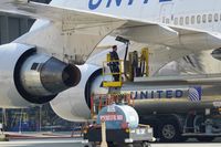 N175UA @ KSFO - SFO 2017 - by Clayton Eddy