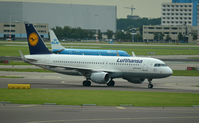 D-AIUH @ EHAM - LUFTHANSA TAXING AT SCHIPHOL - by fink123