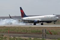 N382DA @ KBOI - Landing RWY 28L. - by Gerald Howard