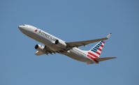 N933AN @ KDFW - Boeing 737-800 - by Mark Pasqualino