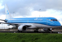 PH-EZN @ EHAM - KLM cityhopper ERJ-190
