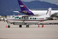 N785WW @ KPHX - No comment - by Dave Turpie