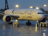B-2032 @ LFPG - Air China (Star Alliance Livery) at CDG terminal 1, CA934 destination Beijing (PEK) - by JC Ravon - FRENCHSKY