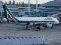 EI-DTF @ LFPG - AZ305 CDG / MILAN (LIN) - by JC Ravon - FRENCHSKY