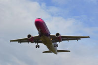 HA-LPV @ EHEH - WIZZAIR  A320 - by fink123