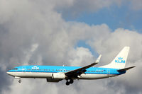 PH-BXU @ EKCH - PH-BXU landing rw 22r - by Erik Oxtorp