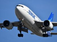 C-GSAT @ LFBD - Air Transat TS516 from Montreal (YUL) landing runway 23 - by JC Ravon - FRENCHSKY