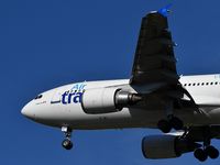 C-GSAT @ LFBD - AIR TRANSAT from Montréal landing runway 23 - by JC Ravon - FRENCHSKY