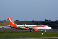 G-EZPC @ EKCH - G-EZPC taxing for take off rw 04R - by Erik Oxtorp