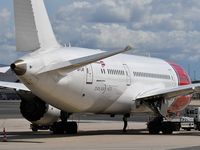 LN-LNF @ LFPG - Dreamliner Norwegian Air Shuttle at CDG Terminal 1 - by JC Ravon - FRENCHSKY