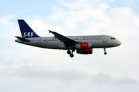 OY-KBR @ EKCH - OY-KBR landing rw 22L - by Erik Oxtorp