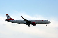 OE-LWP @ EKCH - OE-LWP landing rw 22L - by Erik Oxtorp