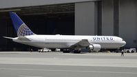 N654UA @ KSFO - SFO 2016. - by Clayton Eddy