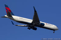N182DN @ KJFK - Boeing 767-332/ER - Delta Air Lines  C/N 25987, N182DN - by Dariusz Jezewski www.FotoDj.com