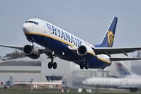 EI-FIK @ LFBD - after diverted to BOD (FR8402 London (STN) Bergerac (EGC)) FR8401 take off runway 23 to Stansted London - by JC Ravon - FRENCHSKY