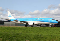 PH-EZF @ EHAM - KLM Cityhopper ERJ-190