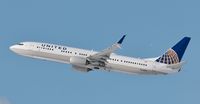 N62892 @ KEWR - Spotting from IKEA parking lot - by klimchuk