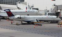 N655CA @ KDTW - CL-600-2C10