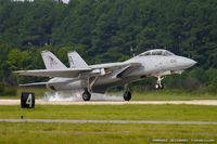 163225 @ KNTU - F-14B Tomcat 163225 AD-106 from VF-101 'Grim Rippers' NAS Oceana, VA