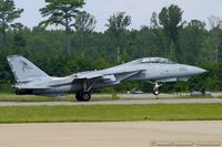 163225 @ KNTU - F-14B Tomcat 163225 AD-106 from VF-101 'Grim Rippers' NAS Oceana, VA