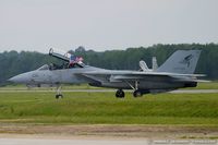 163225 @ KNTU - F-14B Tomcat 163225 AD-106 from VF-101 'Grim Rippers' NAS Oceana, VA