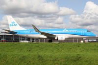 PH-EXN @ EHAM - KLM Cityhopper ERJ-170