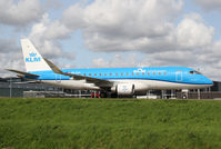 PH-EXK @ EHAM - KLM Cityhopper ERJ-170