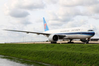 B-2071 @ EHAM - China Southern Cargo Boeing 777