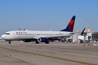 N878DN @ KBOI - Taxi from the gate. - by Gerald Howard