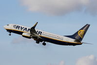 EI-DHT @ LMML - B737-800 EI-DHT Ryanair - by Raymond Zammit
