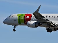 CS-TPO @ LPPT - TAP Express 471 landing runway 03 from Lyon (LYS) - by JC Ravon - FRENCHSKY